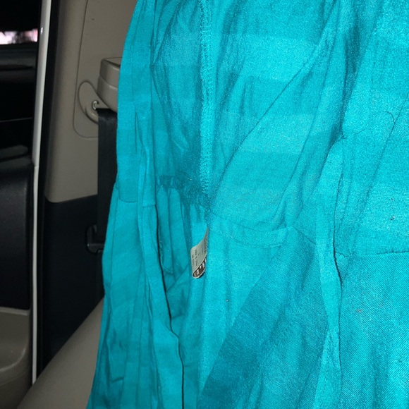 Shirt - Picture 2 of 9